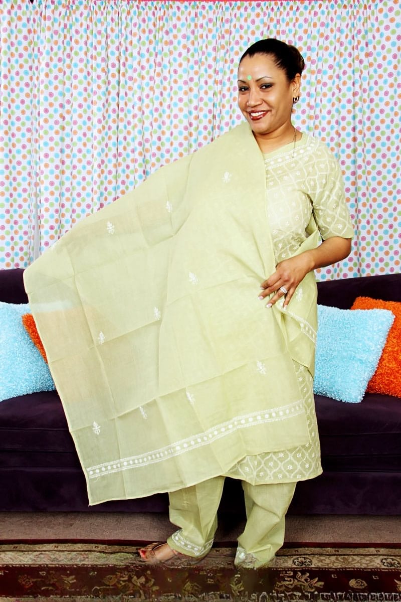 Older mature Indian Kira B modelling her sexy legs non nude in sandals