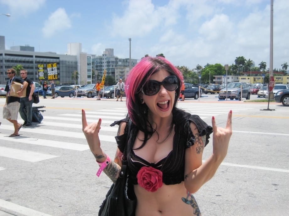 Pornstars Joanna Angel and Jenna Haze meet and greet fans at a XXX convention