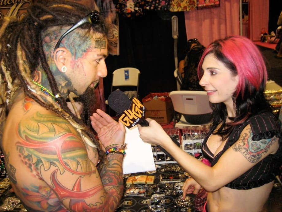 Pornstars Joanna Angel and Jenna Haze meet and greet fans at a XXX convention