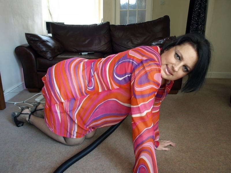 Fat mature wife gets turned on and plays with the vacuum cleaner