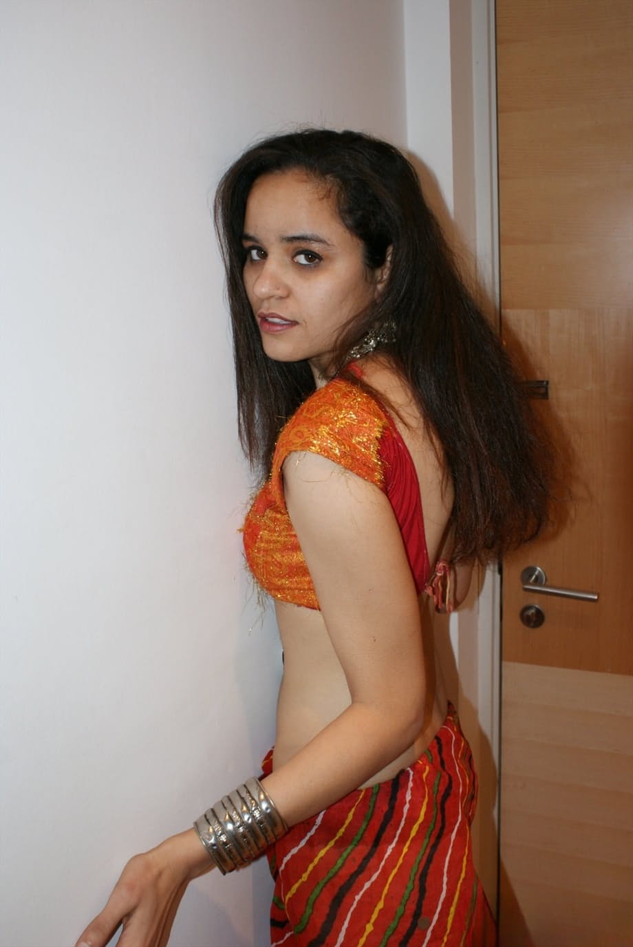 Indian princess Jasime takes her traditional clothes and poses nude