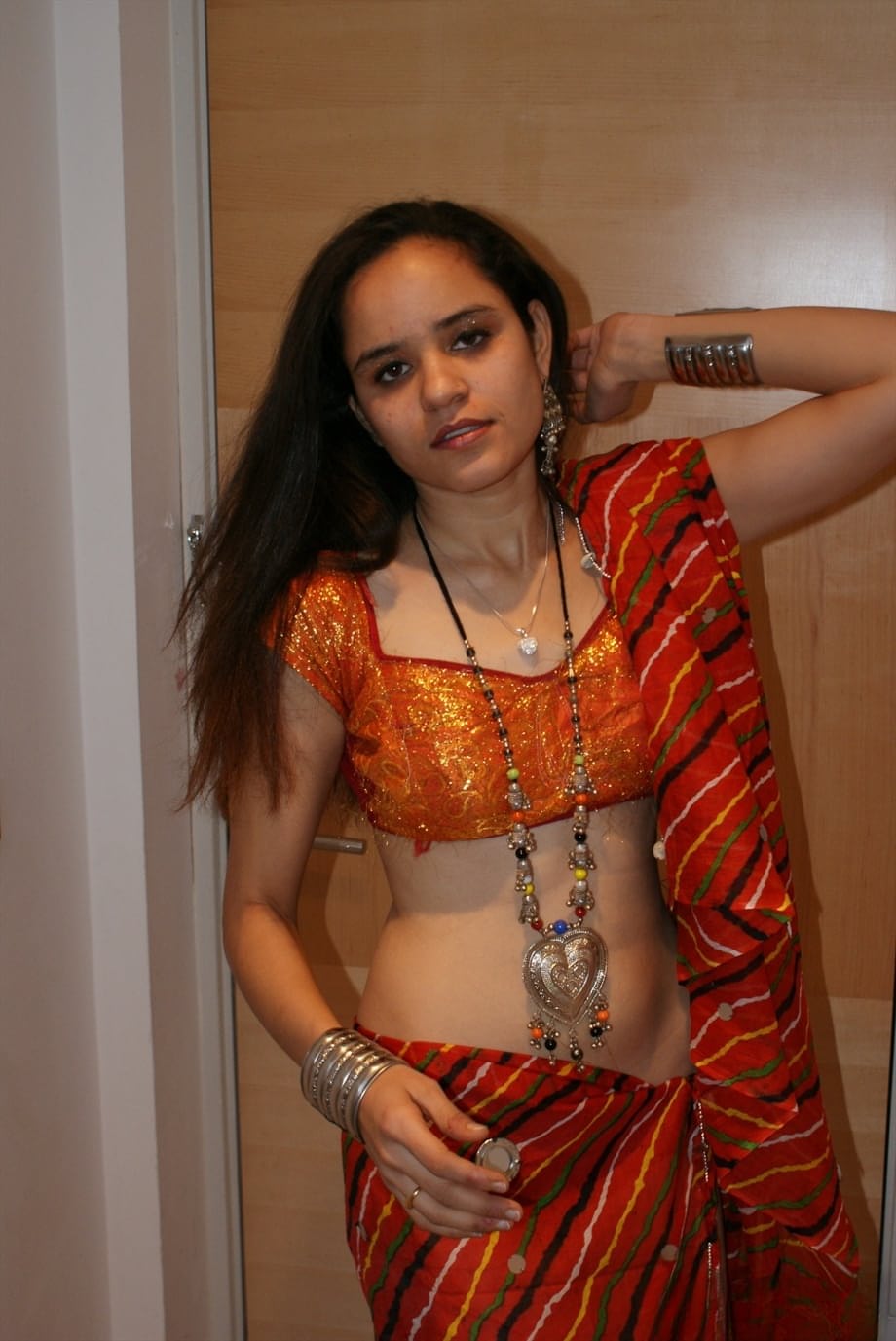 Indian princess Jasime takes her traditional clothes and poses nude