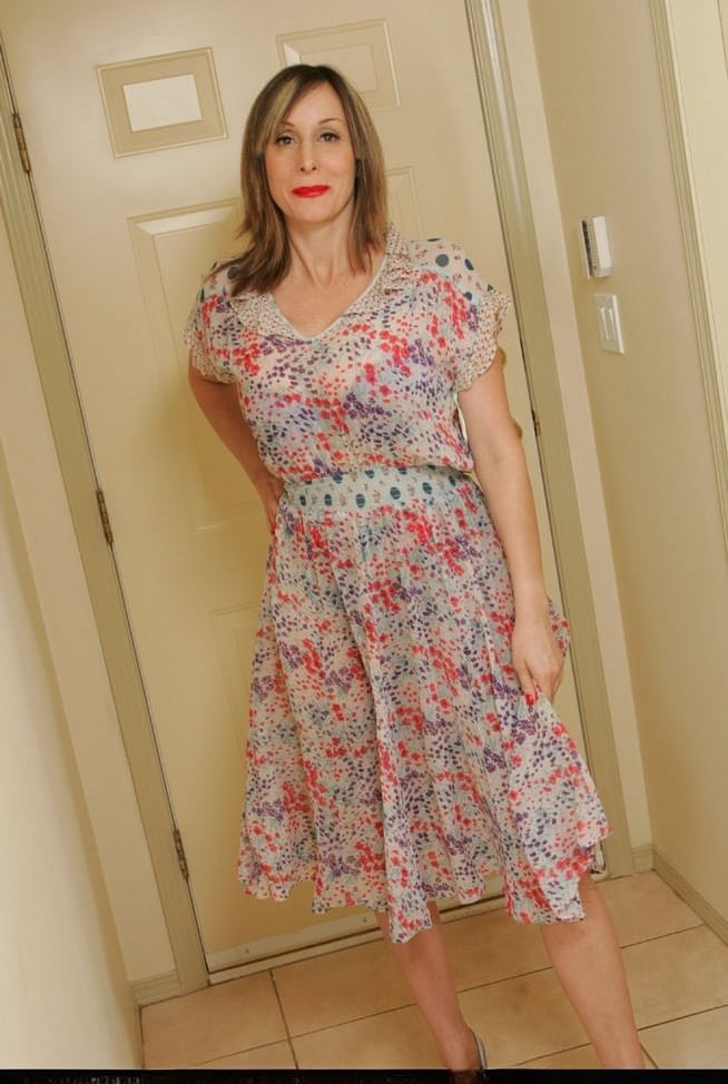 Hot mom Miss Abigail in balck panties shed dress to flaunt sexy mature body