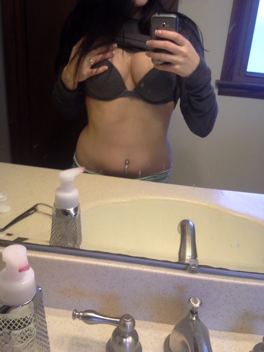 Stacked brunette cutie Freckles 18 takes pictures of her naked body