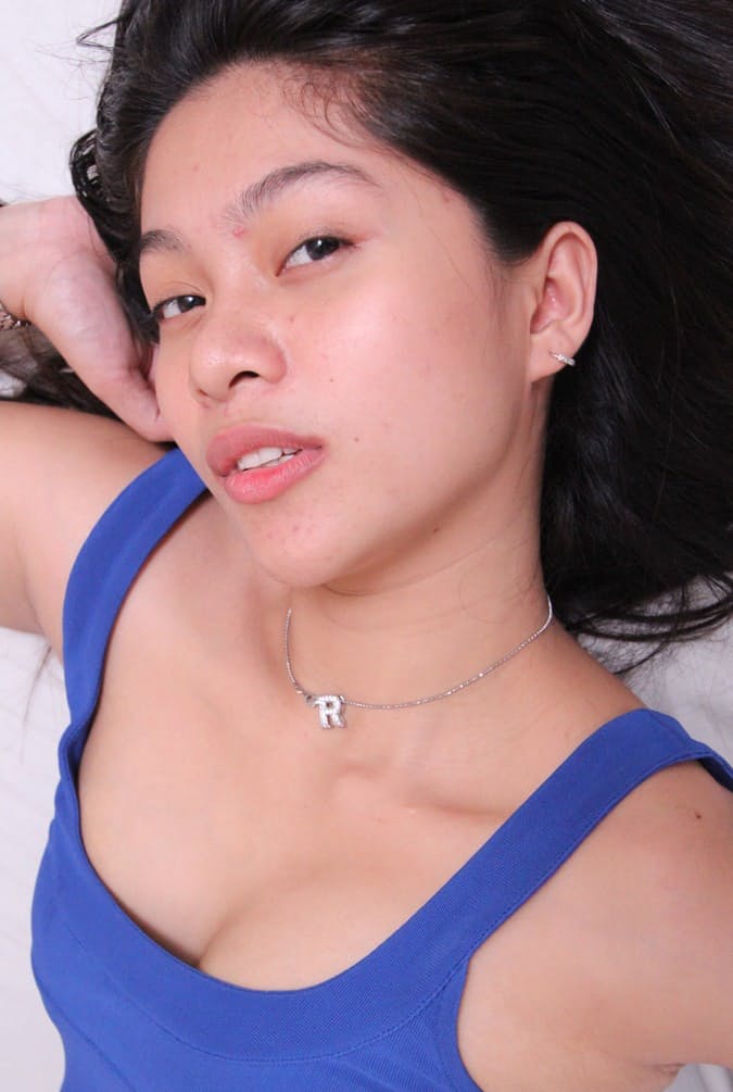 Filipino girl takes off her dress and lingerie to pose nude for the first time