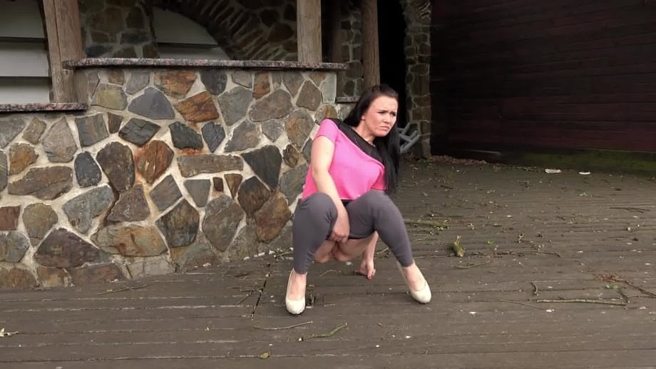 Brunette AllyStyle drops her pants to take a piss in public