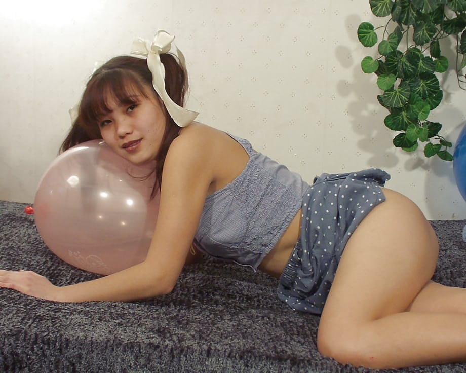 Nasty thai floosie flashing her nice titties and sexy panties