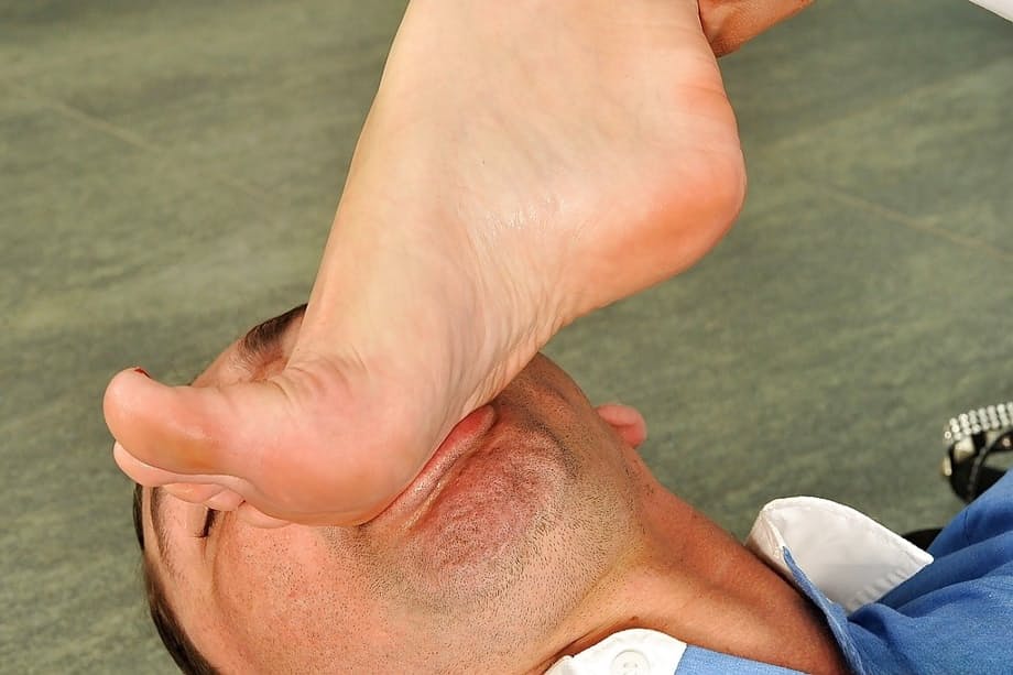 Big titted Paige Turnah uses her feet to make him wild before action