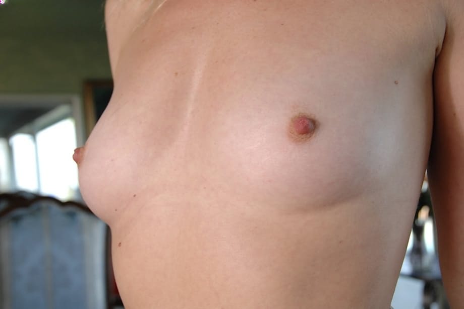 Sweetest mature milf Shakira undressing her big ass and hard nipples