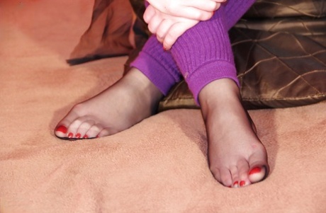 Foot fetish babe loves cosplay and sexy pantyhose on her feet