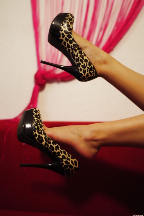Stunning foot fetish babes are showing their feet on high heels