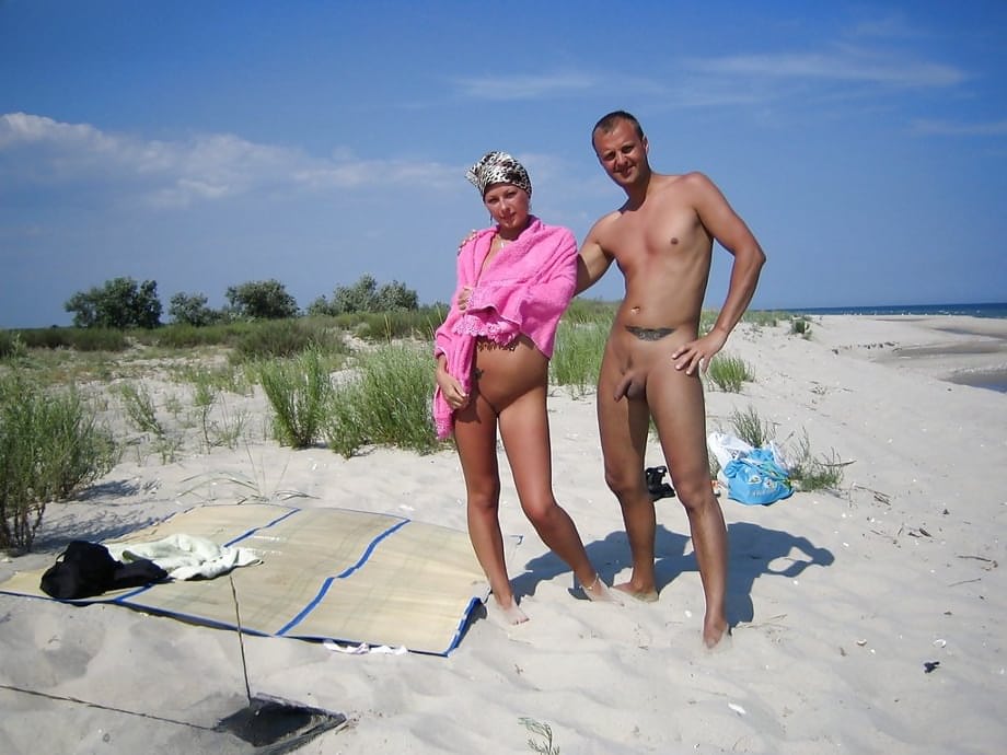 Homemade beach fuck of a sexy girlfriend and her horny boyfriend
