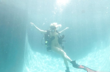 Angelina Ashe is fucking underwater and does wild cocksucking