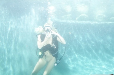 Angelina Ashe is fucking underwater and does wild cocksucking