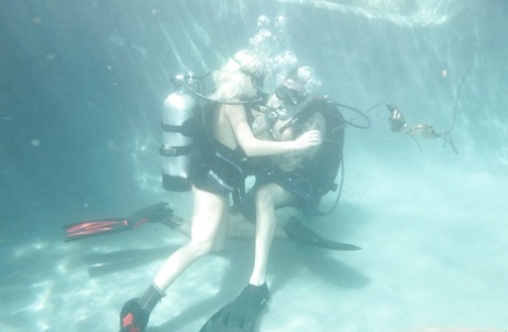 Angelina Ashe is fucking underwater and does wild cocksucking