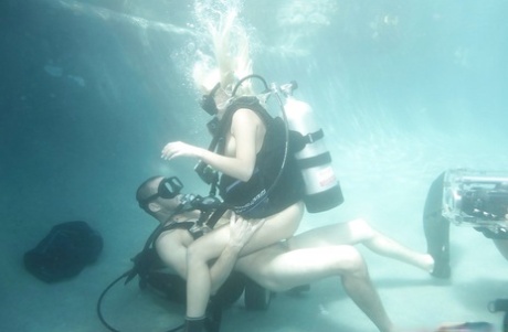 Angelina Ashe is fucking underwater and does wild cocksucking