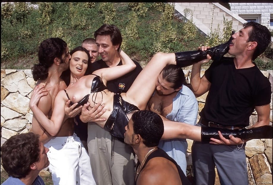 Dark-haired Vanessa Virgin fucks with amazing big black dicks