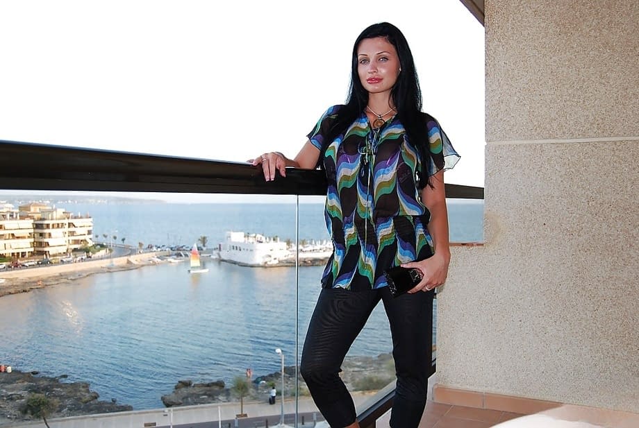 Fabulous Aletta Ocean poses outdoor on the beach in bikini