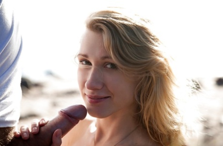 Soft teen babe Mariana has wonderful sexual experience on the beach
