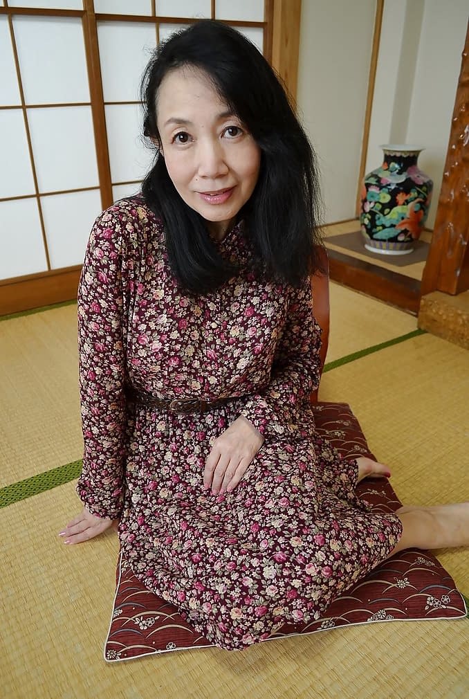 Ugly Asian mature lady Tsuyako Miyataka and her very hairy pussy