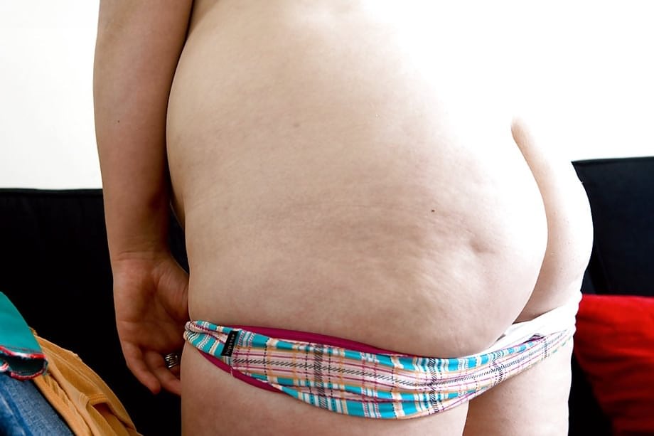 Buxom amateur Laurice removes clothing to display her BBW figure