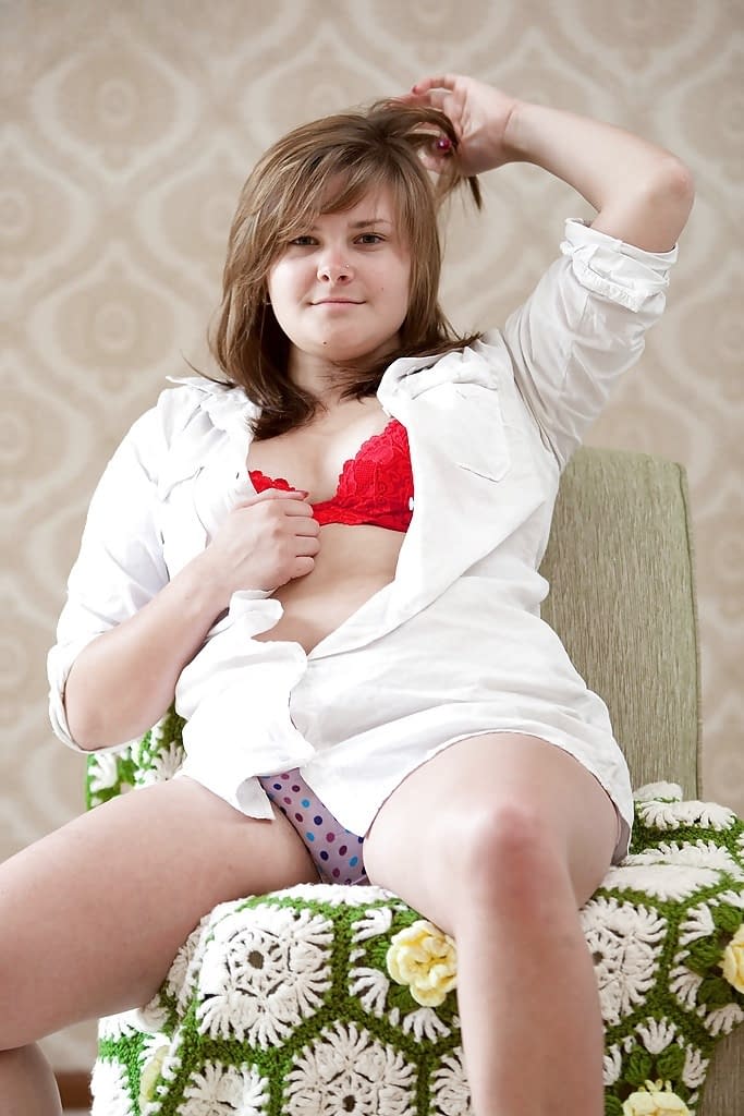 Young fatty Capucine exposes her teen boobs and hairy pussy
