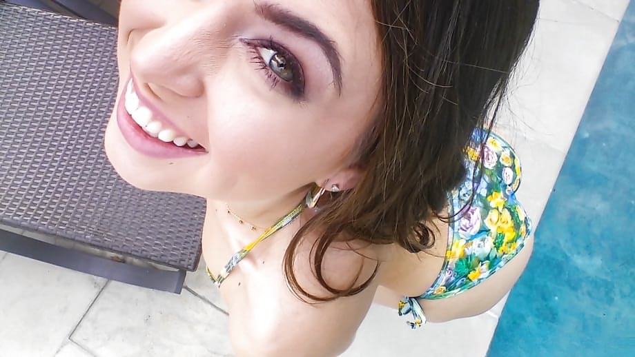 Petite chick Riley Reid taking nsfw selfies of shaved pussy outdoors