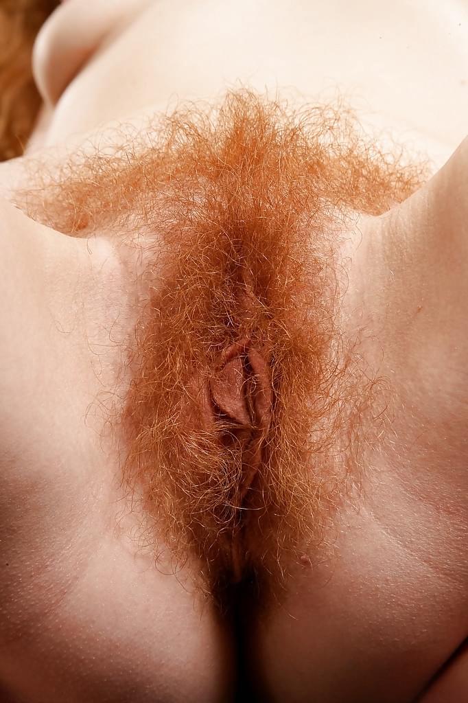 Mature woman in stocking clad feet Ana Molly tugging on pubic hairs