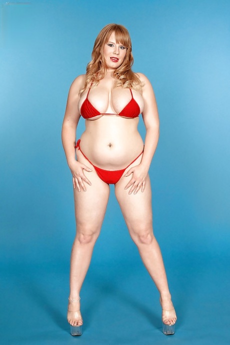 Fatty babe in bikini Destiny Rose getting naked to tease her boobs