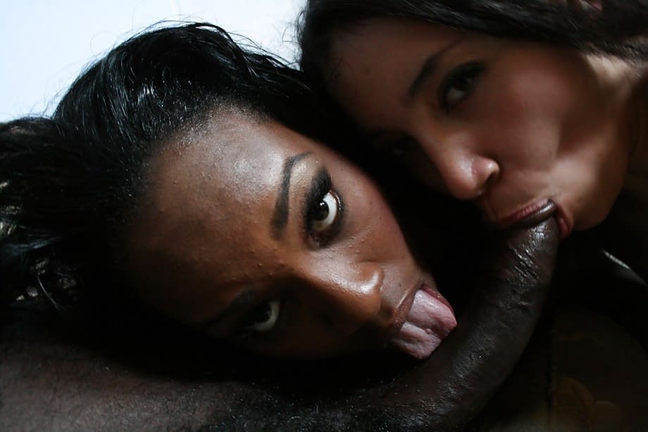 Ebony babe Tony Sweets fucking in groupsex with bukkake on her face