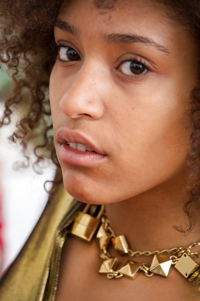 Black girl Whitney taking off her clothes to model naked for first timer
