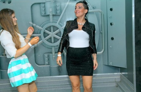 Needy matures in wet look porn scenes during a kinky lesbian spectacle