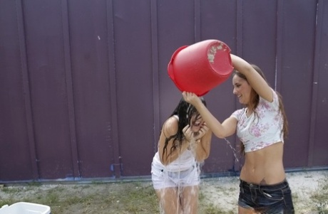 White trailer trash chicks Lucy Tyler and Rose Black get wet for reality show
