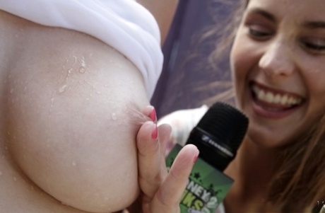 White trailer trash chicks Lucy Tyler and Rose Black get wet for reality show