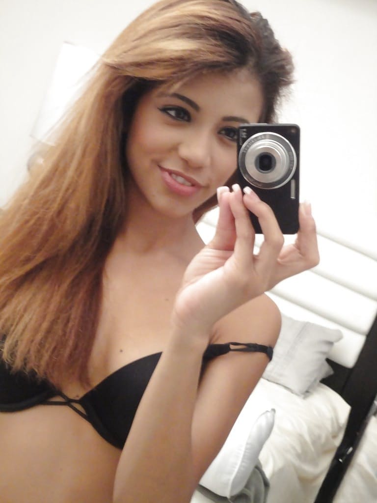 Latina ex-girlfriend Veronica Rodriguez snapping off selfies while undressing