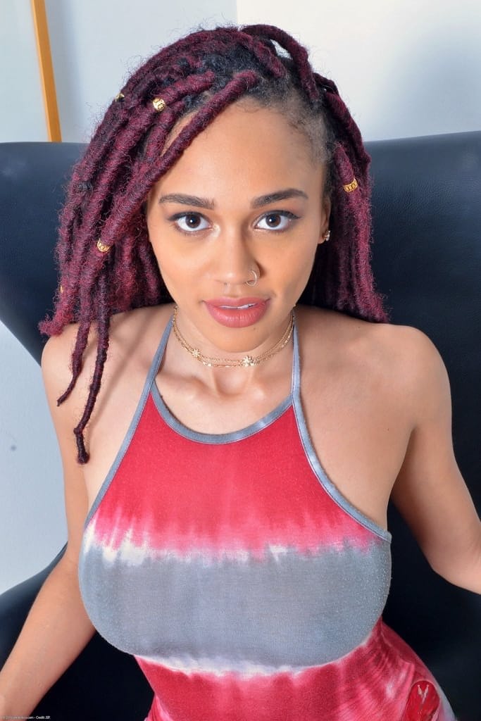 Black amateur Julie Kay shows off the inside of her pink pussy up close