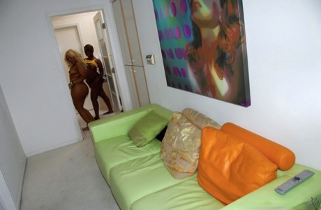 Ebony whores Kakey & Beauty Dior showing off big black butts