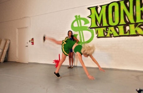 Sexy cheerleader Samantha Mendexz has no panties under her skirt
