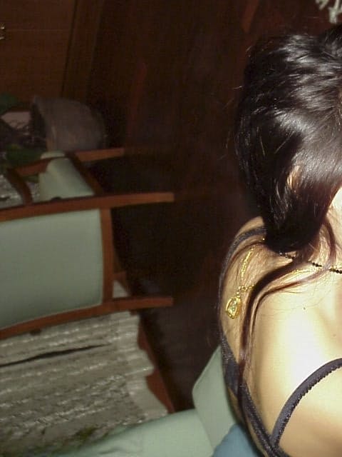 Hot asian babe gives a tugjob with her sweet mouth and big tits