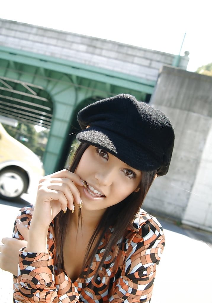 Amazingly lovely asian babe Maria Ozawa stripping off her clothes