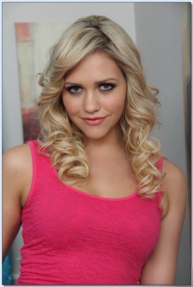 Flexy hottie Mia Malkova stripping off her dress and lingerie