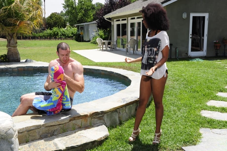 Ebony hottie Ivy Sherwood blows and fucks a big white boner