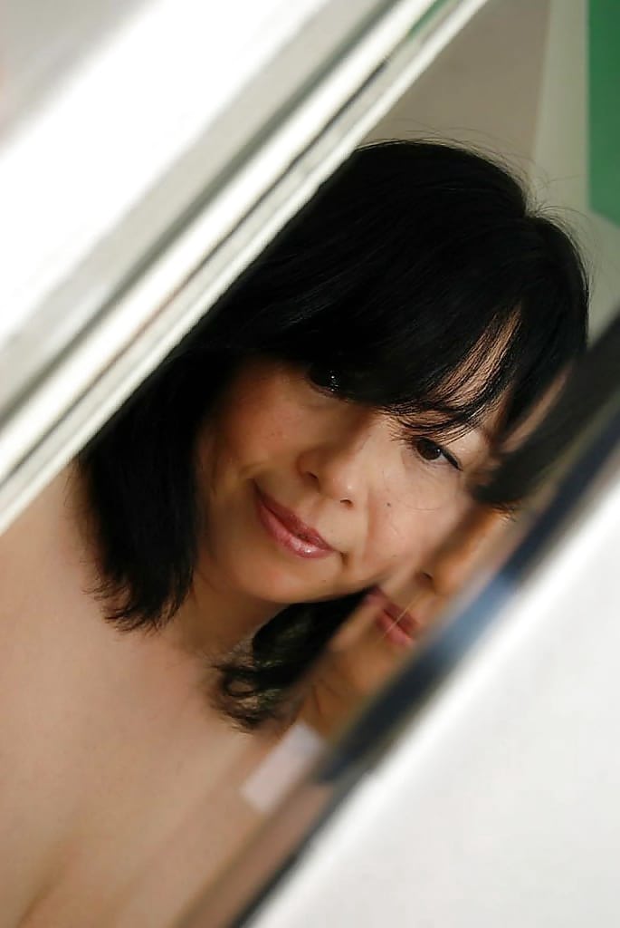 Asian MILF Norie Shibamura undressing and spreading her hairy lower lips