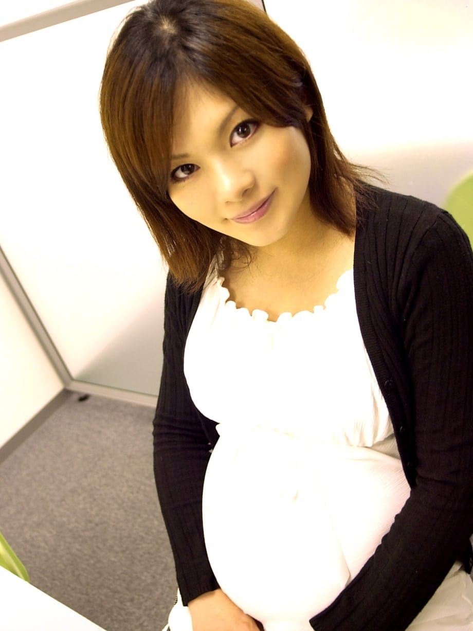 Pregnant Asian Yuri Mizukami blows a big cock & gets her hairy pussy fucked