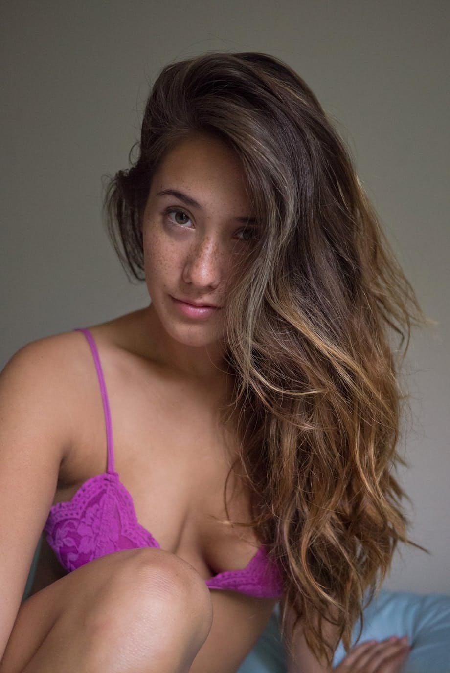 Beautiful babe Eva Lovia flaunting hot body in sexy panties & bra on her bed