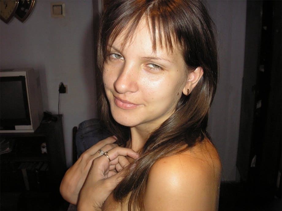 Young Porn Home Video featuring Dana XXX Porn Pics