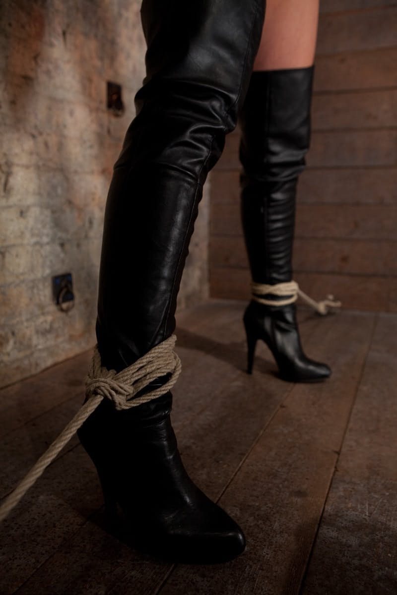 American blonde Candy Manson undergoes tit punishment during rope bondage
