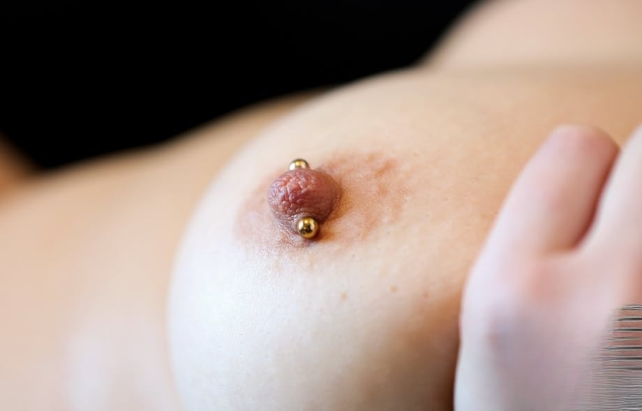 Nerdy mom Chasey Devil exposes her bald holes & big tits with pierced nipples