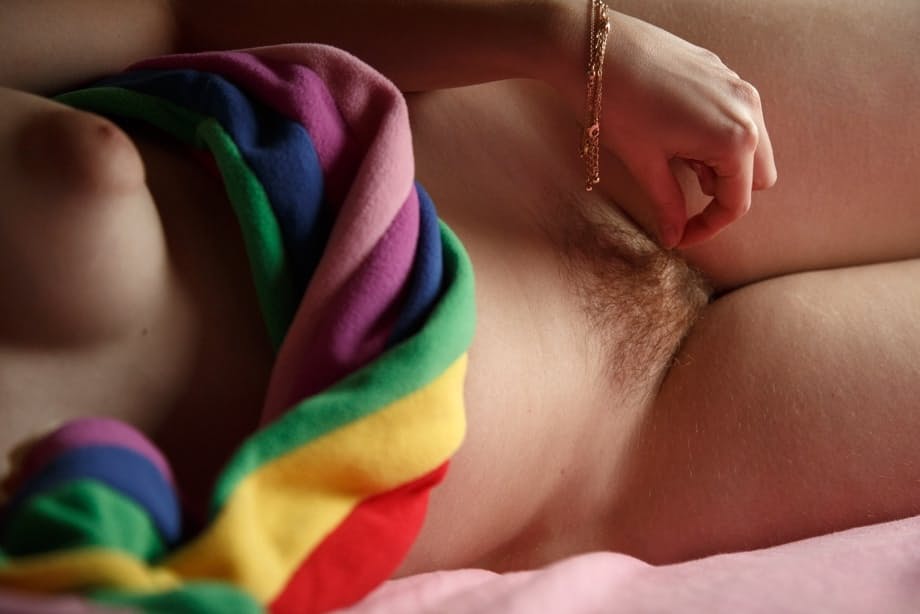 Spanish porn model Amarna Miller agrees to pose nude in her temporary house