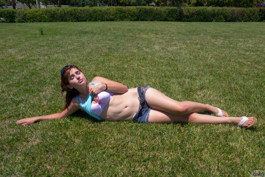 Walk with skinny teen girlfriend Jade Couture is always funny and exciting
